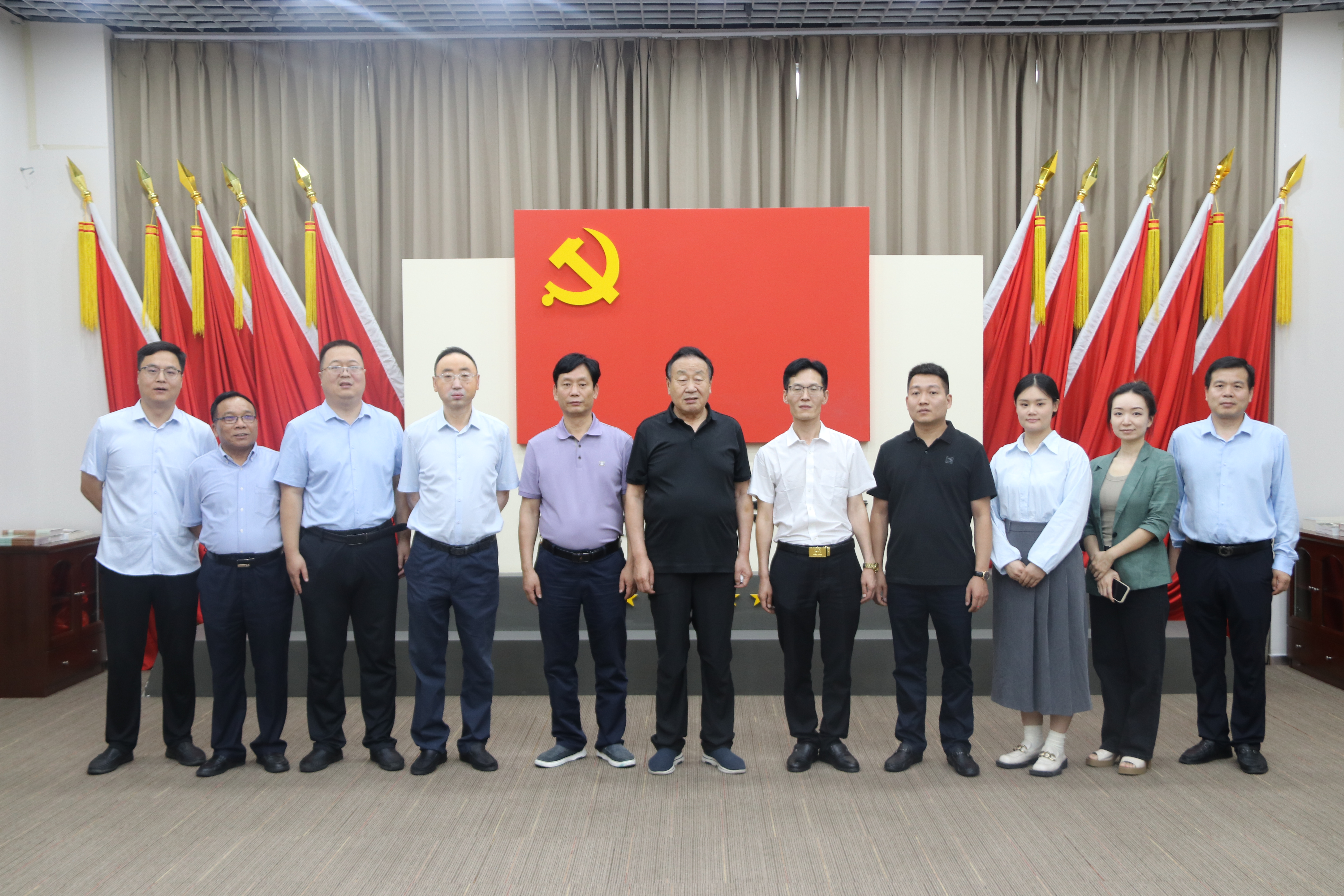 新蒲建設集團與盛大文化教育集團簽署戰略合作協議
